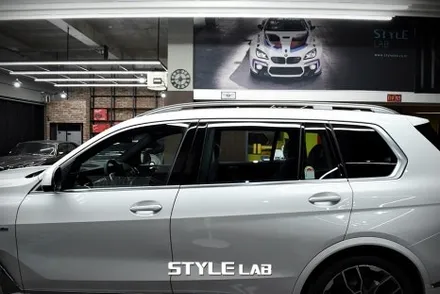 하남 크롬죽이기 BMW X7 LCI 신차출고 전에 순정형 블랙그릴 교체와 크롬죽이기, 사이드미러 랩핑하기 / 스타일랩 / 하남시 초일동