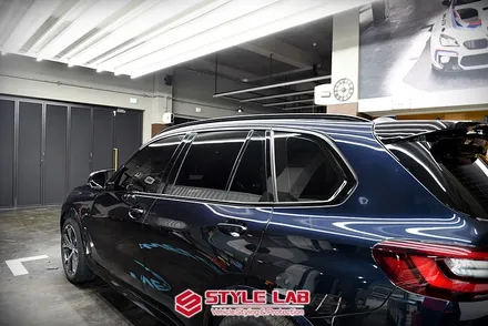 크롬죽이기 최고! BMW X5 모델을 상위버전으로 업글했어요. M 모델에 들어가는 블랙몰딩! 헤드라이트 PPF는 필수예요. / 하남시 초일동
