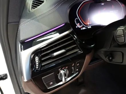 BMW 5시리즈 G30 피아노블랙 실내 하이그로시 PPF로 보호하기 / 울산 북구, 부산, 포항
