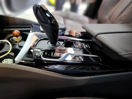 BMW 5시리즈 G30 피아노블랙 실내 하이그로시 PPF로 보호하기 / 울산 북구, 부산, 포항