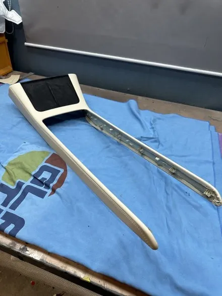 울산 테슬라 모델Y 실내 커스텀 블랙에서 아이보리로 컬러체인지! / 울산 북구, 부산, 포항