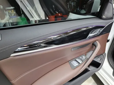 BMW 5시리즈 G30 피아노블랙 실내 하이그로시 PPF로 보호하기 / 울산 북구, 부산, 포항