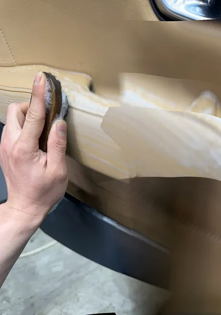 볼보 S90  시트 가죽 복원과 실내 크리닝으로 쾌적한 실내 공간 만들기 / 울산 북구, 부산, 포항