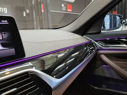 BMW 5시리즈 G30 피아노블랙 실내 하이그로시 PPF로 보호하기 / 울산 북구, 부산, 포항