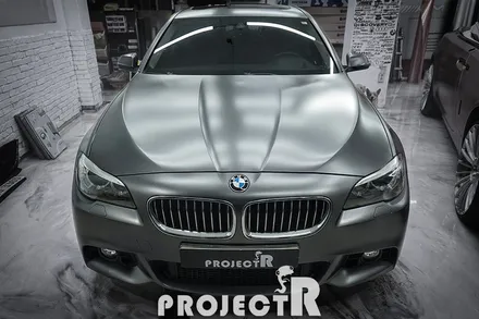 BMW 5시리즈 528i 에이버리 사틴그레이 전체 랩핑, 부천 자동차 래핑 전문 프로젝트R / 부천 원미구 상동