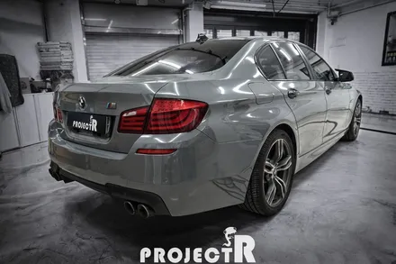 BMW 5시리즈 전체 랩핑, 에이버리 락그레이 자동차 래핑 by 부천 랩핑 전문 프로젝트R / 부천 원미구 상동