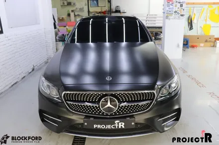부천랩핑은 이곳 벤츠 E43amg 사틴블랙 전체랩핑 시공하다 / 부천 원미구 상동