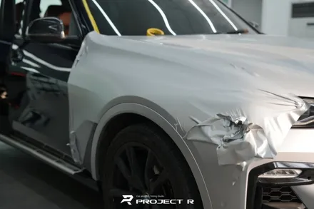 부천 랩핑, BMW X7 사고수리 후 부분 랩핑 재시공, 에이버리 사틴 실버메탈릭 / 부천 원미구 상동