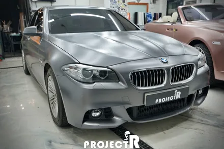 BMW 5시리즈 528i 에이버리 사틴그레이 전체 랩핑, 부천 자동차 래핑 전문 프로젝트R / 부천 원미구 상동