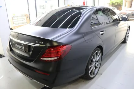 부천랩핑은 이곳 벤츠 E43amg 사틴블랙 전체랩핑 시공하다 / 부천 원미구 상동