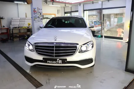 부천랩핑점 벤츠 E클래스 에이버리 다이아몬드화이트 전체랩핑 / 부천 원미구 상동