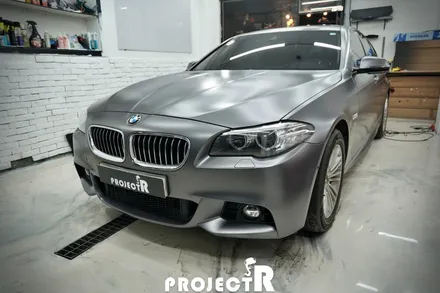 BMW 5시리즈 528i 에이버리 사틴그레이 전체 랩핑, 부천 자동차 래핑 전문 프로젝트R / 부천 원미구 상동