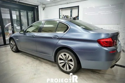 BMW 5시리즈 전체 랩핑, 520d 에이버리 사틴 그레이 블루 메탈릭 자동차 래핑 by 인천 프로젝트알 / 부천 원미구 상동