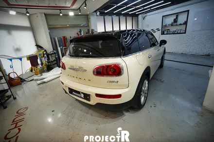미니 클럽맨 전체 랩핑, 3M1080 유광 라이트 아이보리 + 에이버리 슈프림 블랙 유광 투톤 랩핑 by 인천 자동차 랩핑 프로젝트R / 부천 원미구 상동