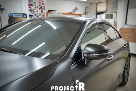 벤츠 CLS 300d 에이버리 사틴블랙 전체 랩핑 시공, 부천 자동차랩핑은 프로젝트알 / 부천 원미구 상동