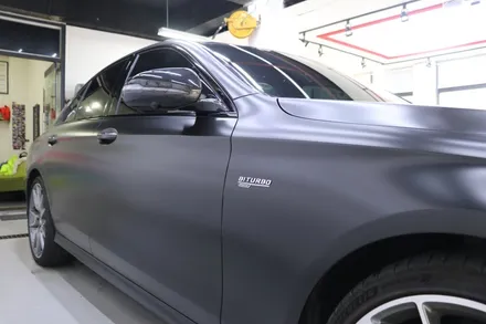 부천랩핑은 이곳 벤츠 E43amg 사틴블랙 전체랩핑 시공하다 / 부천 원미구 상동