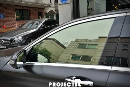 벤츠 E클래스 E220d 에이버리 사틴블랙 전체랩핑 및 블락포디 샴페인골드 열차단 썬팅(윈도틴팅) 시공기 by 프로젝트알 / 부천 원미구 상동