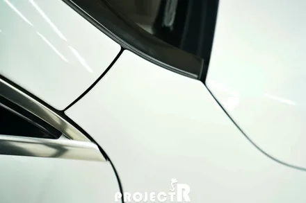 벤츠 CLS 300d 전체 랩핑, 에이버리 유광 화이트 시공, 부천 자동차래핑 프로젝트R / 부천 원미구 상동