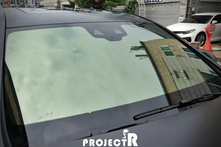 벤츠 E클래스 E220d 에이버리 사틴블랙 전체랩핑 및 블락포디 샴페인골드 열차단 썬팅(윈도틴팅) 시공기 by 프로젝트알 / 부천 원미구 상동
