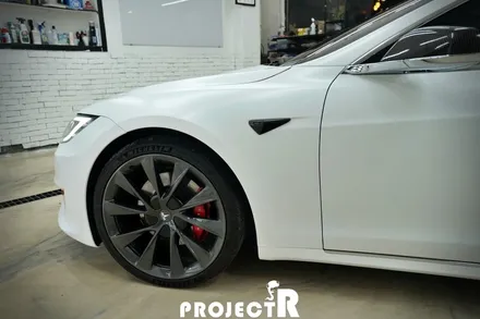 테슬라 모델S 전체 랩핑, 에이버리 사틴 화이트 자동차 래핑, 부천 상동 프로젝트알 / 부천 원미구 상동