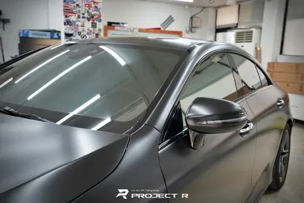벤츠 CLS 300d 전체 랩핑 에이버리 사틴블랙 시공, 부천 자동차랩핑 전문 프로젝트알 / 부천 원미구 상동