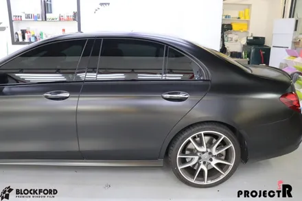 부천랩핑은 이곳 벤츠 E43amg 사틴블랙 전체랩핑 시공하다 / 부천 원미구 상동