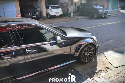 벤츠 C63 AMG 블랙크롬 전체 풀 랩핑으로 확실한 드레스업 튜닝 by 부천 프로젝트R / 부천 원미구 상동