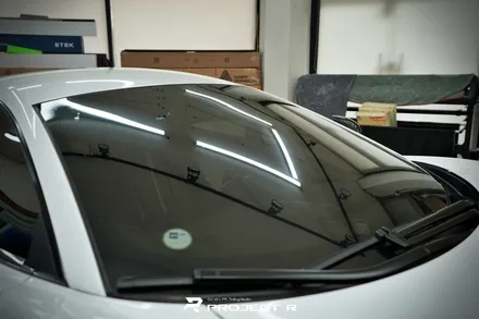 맥라렌 570s 에이버리 유광 화이트 전체 랩핑, 스텍 다이노 플렉스 윈드쉴드 시공 / 부천 프로젝트R / 부천 원미구 상동