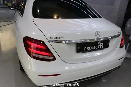 부천랩핑점 벤츠 E클래스 에이버리 다이아몬드화이트 전체랩핑 / 부천 원미구 상동