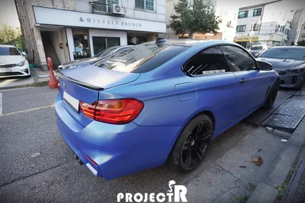 BMW 4시리즈 사고 부분 랩핑, 에이버리 슈프림 사틴 웨이브 블루 메탈릭 by 부천 자동차 래핑 전문 프로젝트R / 부천 원미구 상동