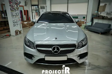 벤츠 E클래스 E220d 쿠페 사틴블랙 전체 랩핑, 인천 부천 자동차 랩핑 전문점 프로젝트R / 부천 원미구 상동