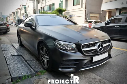 벤츠 E클래스 열차단 썬팅, E220d 쿠페 글라스틴트 선셋 윈도 틴팅 재시공 by 부천 자동차썬팅 전문점 프로젝트알 / 부천 원미구 상동