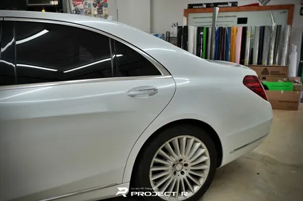 벤츠 S클래스 S400 전체 랩핑 재시공, 비닐프로그 고광택 화이트펄, 부천 자동차래핑 프로젝트R / 부천 원미구 상동