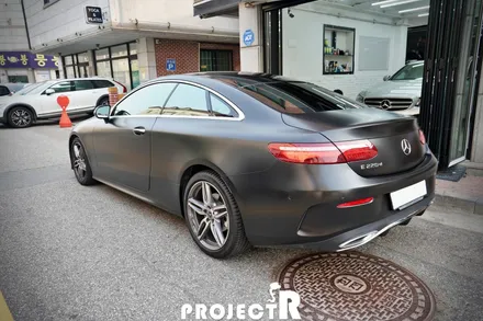 벤츠 E클래스 열차단 썬팅, E220d 쿠페 글라스틴트 선셋 윈도 틴팅 재시공 by 부천 자동차썬팅 전문점 프로젝트알 / 부천 원미구 상동