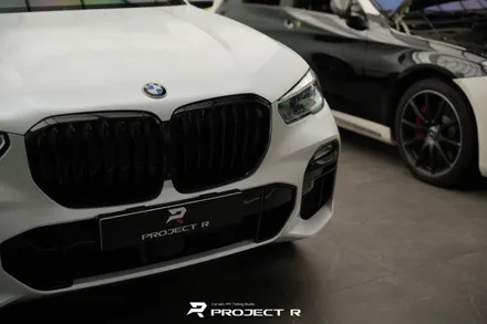 BMW X5 45e 전체 랩핑, 비닐프로그 사틴 펄 화이트 시공 부천 약대동 프로젝트알 / 부천 원미구 상동