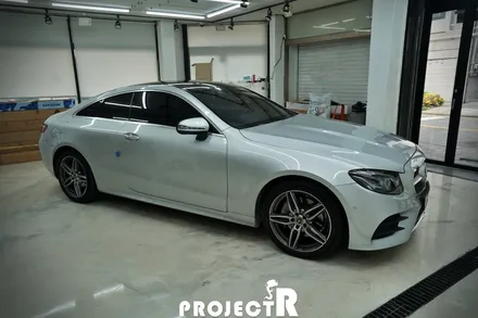 벤츠 E클래스 E220d 쿠페 사틴블랙 전체 랩핑, 인천 부천 자동차 랩핑 전문점 프로젝트R / 부천 원미구 상동