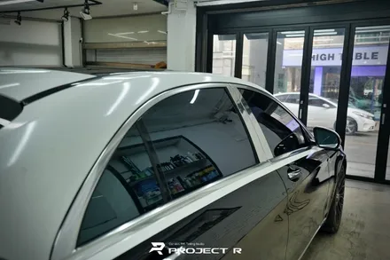 벤츠 S클래스 마이바흐 S650 투톤 랩핑, 상단 에이버리 유광 실버 메탈릭 시공, 부천랩핑 프로젝트알 / 부천 원미구 상동