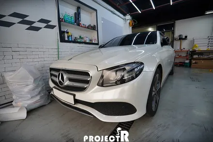 벤츠 E클래스 E300 전체 랩핑, 3M1080 유광 화이트 골드 스파클 by 자동차래핑 전문 프로젝트R / 부천 원미구 상동