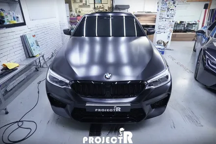 BMW 5시리즈 M550 전체 랩핑, 에이버리 사틴블랙 자동차 래핑 시공기 by 부천 프로젝트R / 부천 원미구 상동