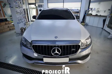 벤츠 E클래스 E300 전체랩핑, 에이버리 사틴 화이트 자동차 래핑 재시공기 by 프로젝트알 / 부천 원미구 상동