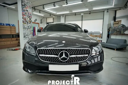 벤츠 E클래스 전체 랩핑, E220d 에이버리 사틴 화이트 펄 자동차 래핑 시공기 by 인천 부평 프로젝트알 / 부천 원미구 상동