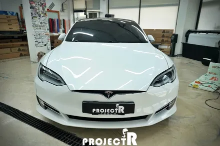 테슬라 모델S 전체 랩핑, 에이버리 사틴 화이트 자동차 래핑, 부천 상동 프로젝트알 / 부천 원미구 상동