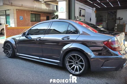 벤츠 C63 AMG 블랙크롬 전체 풀 랩핑으로 확실한 드레스업 튜닝 by 부천 프로젝트R / 부천 원미구 상동