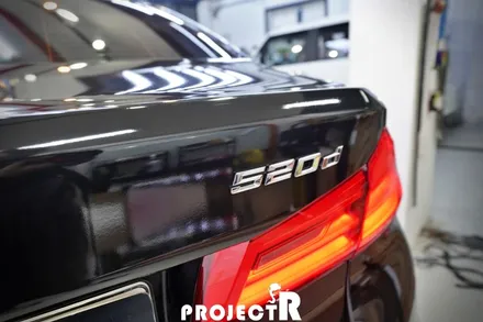 BMW 5시리즈 520d 전체 랩핑, 에이버리 유광블랙 자동차 래핑 by 인천 프로젝트알 / 부천 원미구 상동