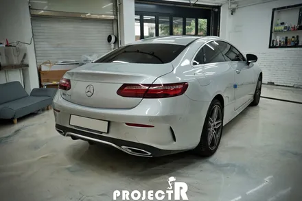 벤츠 E클래스 E220d 쿠페 사틴블랙 전체 랩핑, 인천 부천 자동차 랩핑 전문점 프로젝트R / 부천 원미구 상동