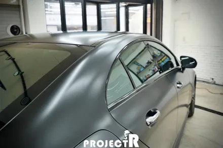 벤츠 CLS 300d 에이버리 사틴블랙 전체 랩핑 시공, 부천 자동차랩핑은 프로젝트알 / 부천 원미구 상동