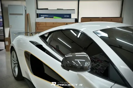 맥라렌 570s 에이버리 유광 화이트 전체 랩핑, 스텍 다이노 플렉스 윈드쉴드 시공 / 부천 프로젝트R / 부천 원미구 상동