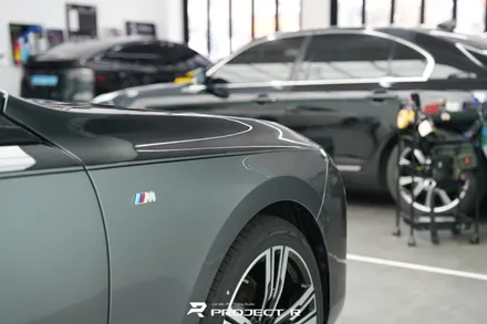 BMW i7 부천 투톤 랩핑, 크롬죽이기, 울트라핏 전체PPF 시공 후기 / 부천 원미구 상동