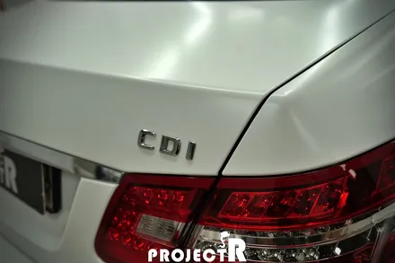 벤츠 E클래스 E220 에이버리 사틴 화이트 전체 랩핑, 부천 자동차 래핑 전문 프로젝트알 / 부천 원미구 상동
