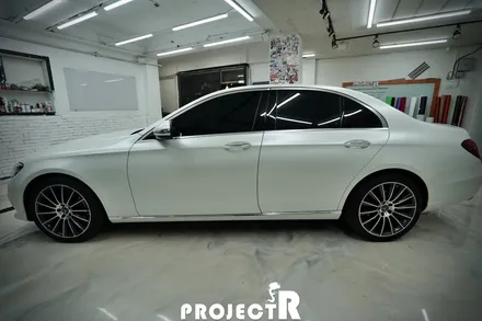 벤츠 E클래스 전체 랩핑, E220d 에이버리 사틴 화이트 펄 자동차 래핑 시공기 by 인천 부평 프로젝트알 / 부천 원미구 상동